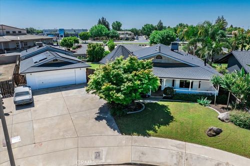 1995 E Valley Forge Ave, Tulare, CA, 93274-2471 | Card Image