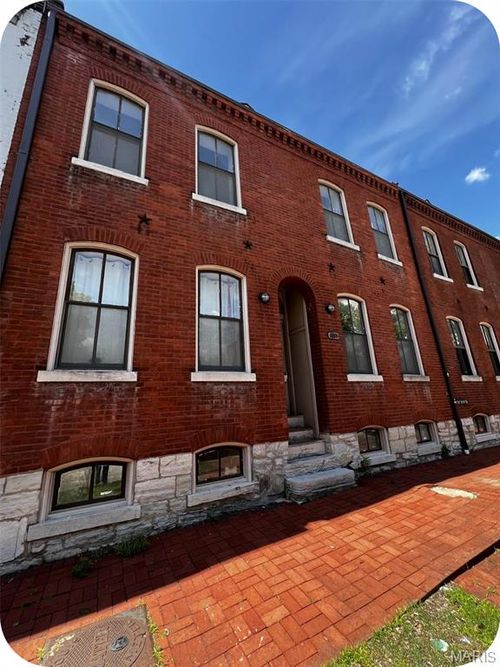 2009 S 11th St, Saint Louis, MO, 63104-3840 | Card Image