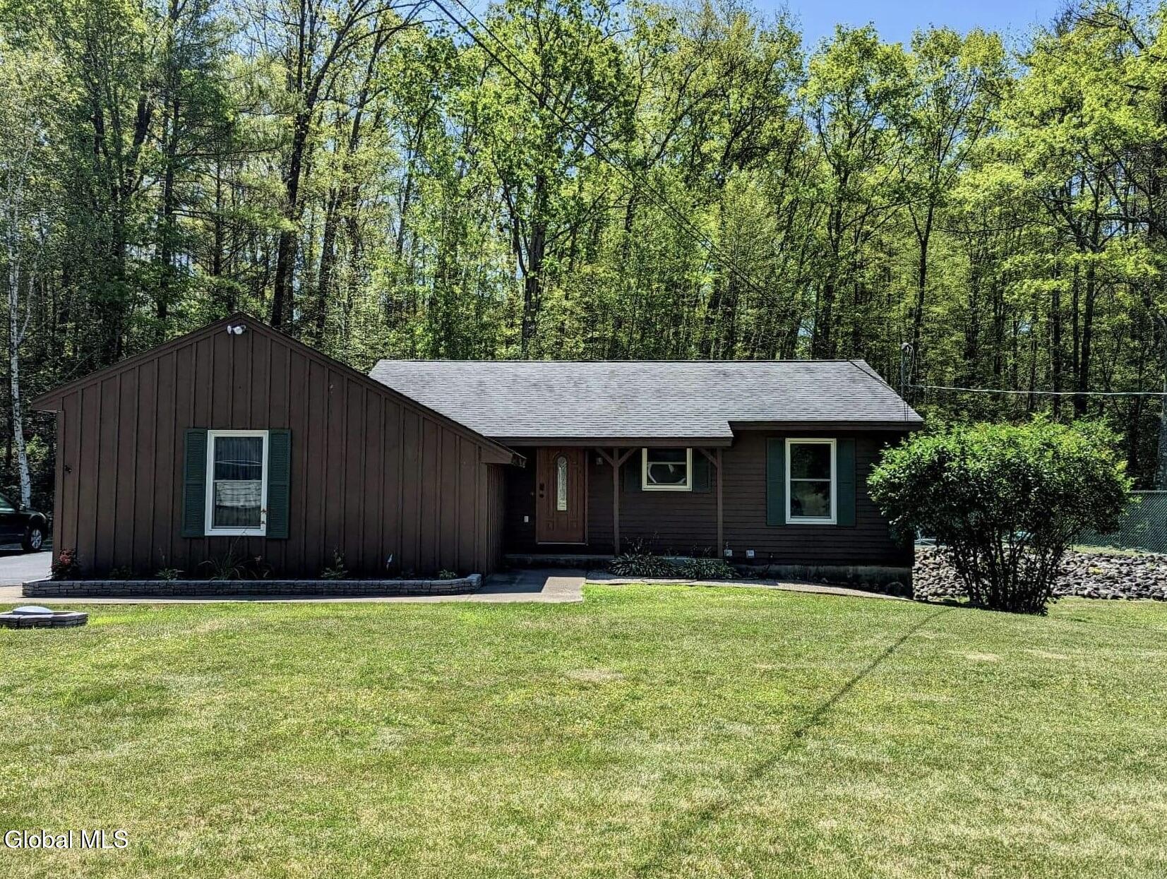 Residential Lease in Queensbury