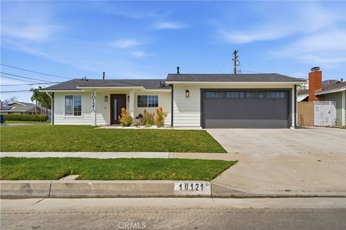 10121 Kukui Dr, Huntington Beach, CA, 92646-2556 | Card Image