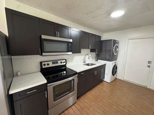 apt-2-2710 Nw 11th Pl, Fort Lauderdale, FL, 33311-5717 | Card Image