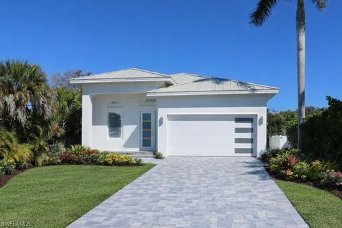 769 95th Ave N, NAPLES, FL, 34108-2456 | Card Image