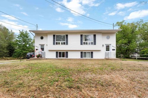 9635/9637 Commercial St, New Minas, NS, B4N3G6 | Card Image