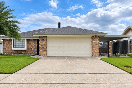 13 Blueberry Ct, Marrero, LA, 70072-2422 | Card Image