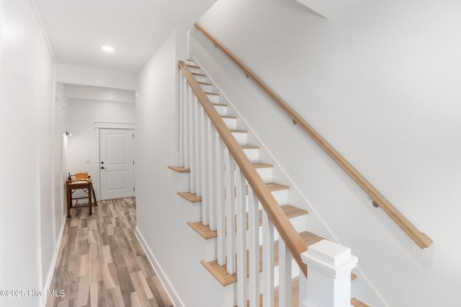 Downstairs entry | Image 134