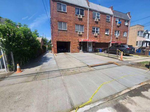101-64 123 Street, New York, NY, 11419 | Card Image