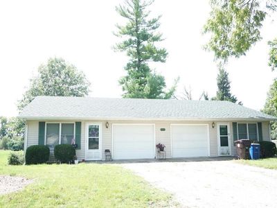 422 E Jefferson Street, Home with 0 bedrooms, 0 bathrooms and 2 parking in Toulon IL | Image 2