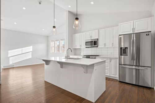 3 Hillcrest Close Sw, Airdrie, AB, T4B4T9 | Card Image