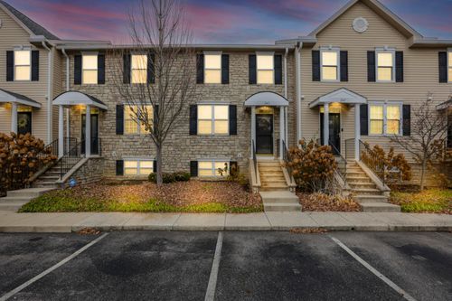 243 Oxford Oak Dr, Blacklick, OH, 43004-8454 | Card Image