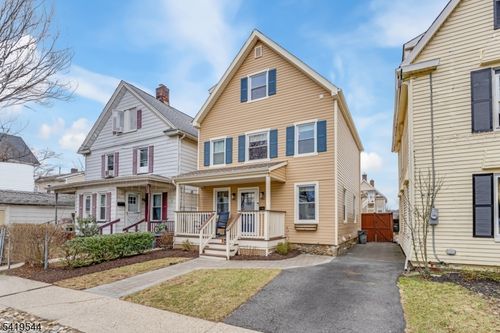 8 Grant St, Morristown, NJ, 07960-3823 | Card Image