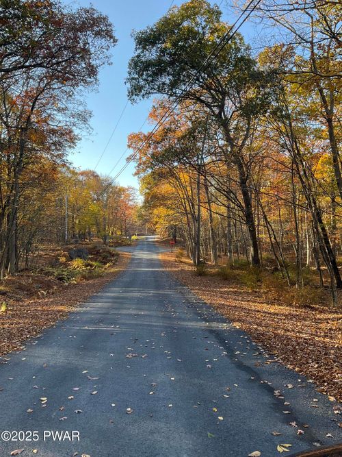 105 Duffys Dr, Dingmans Ferry, PA, 18328-4395 | Card Image