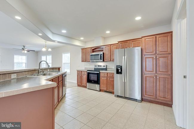 14511 Lake Central Dr, House other with 3 bedrooms, 2 bathrooms and null parking in CHANTILLY VA | Image 12