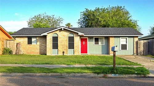 1733 Kern Dr, Corpus Christi, TX, 78412-4803 | Card Image