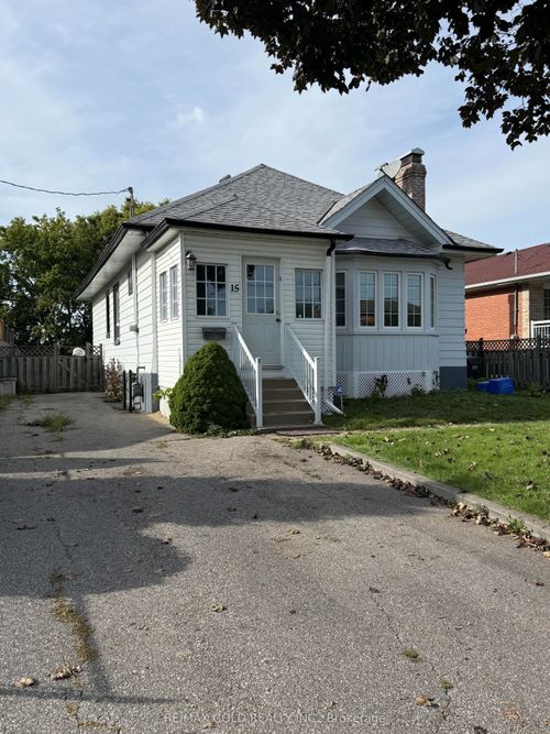 15 Beverley St, Mississauga, ON, L4T1E9 | Card Image