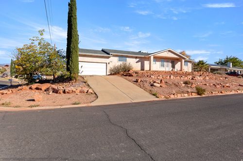 711 E Scenic Dr N, Washington, UT, 84780-1847 | Card Image