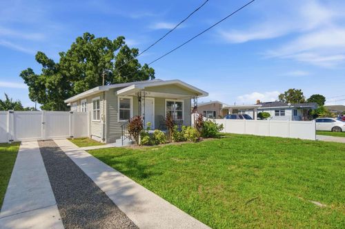 2704 W Leroy St, TAMPA, FL, 33607-1248 | Card Image