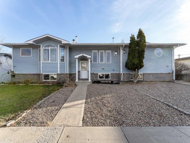 611 2 Street Se, Home with 3 bedrooms, 1 bathrooms and 2 parking in Redcliff AB | Image 1