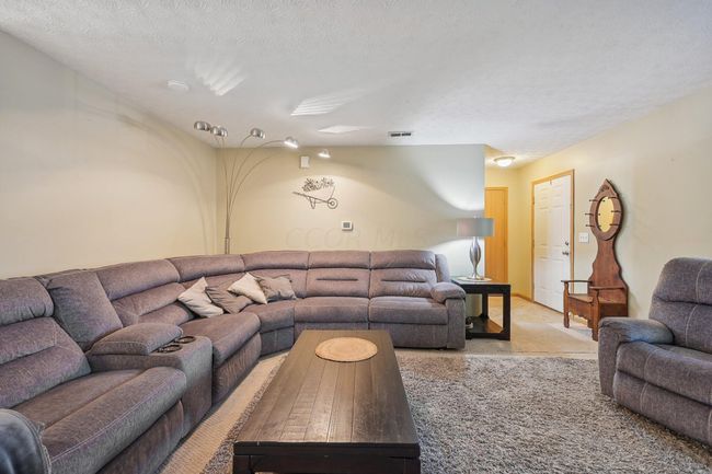 5307 Valley Forge St, Condo with 3 bedrooms, 3 bathrooms and null parking in Orient OH | Image 16