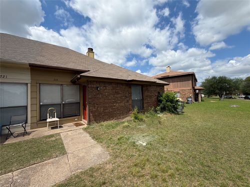 719 Westover Dr, Lancaster, TX, 75134-3745 | Card Image