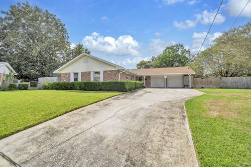 730 Colony Ct, Fort Walton Beach, FL, 32547-3211 | Card Image