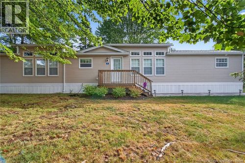 2 Larchwood St, Moncton, NB, E1H2Y2 | Card Image