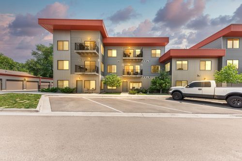 apt-201-293 N 2nd St, Brighton, MI, 48116-1365 | Card Image