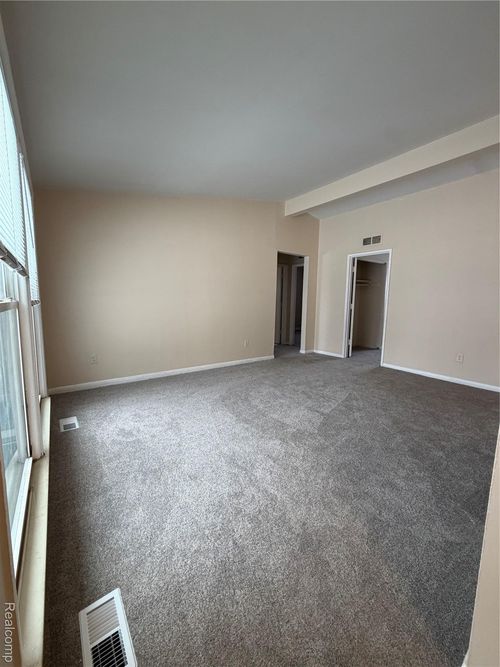 29119 York St, Inkster, MI, 48141-2820 | Card Image