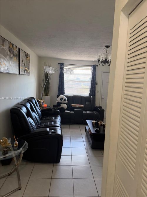 435-1655 W 44th Pl, Hialeah, FL, 33012-7432 | Card Image