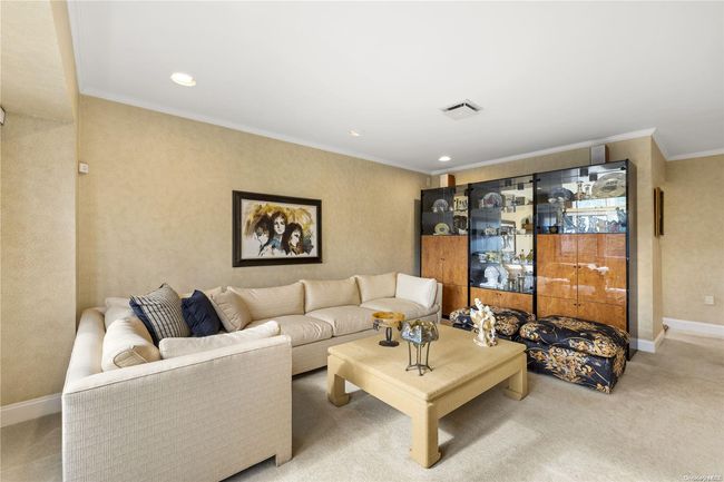 Living Room | Image 6