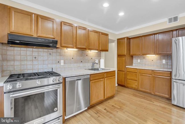 5C - 1665 Parkcrest Cir, Condo with 2 bedrooms, 1 bathrooms and null parking in RESTON VA | Image 8