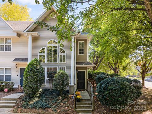 1241 E Woodlawn Rd, Charlotte, NC, 28209-3048 | Card Image