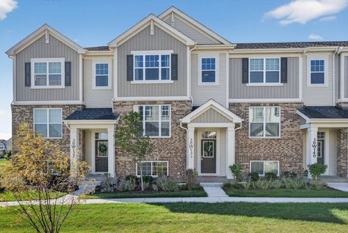 30W136 Wheeler Cir, Warrenville, IL, 60563-1627 | Card Image