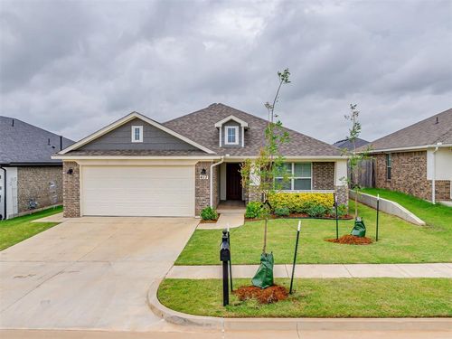 417 Pergola St, Yukon, OK, 73099-0812 | Card Image