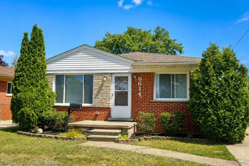 9614 Garfield, Redford, MI, 48239-2000 | Card Image