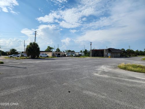 211 W 15th St, Panama City, FL, 32401-2230 | Card Image