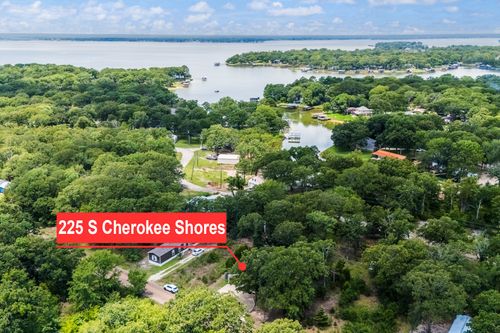 225 S Cherokee Shores Dr, Mabank, TX, 75156-6523 | Card Image
