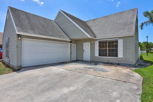 6052 Lace Wood Cir, Lake Worth, FL, 33462-2137 | Card Image