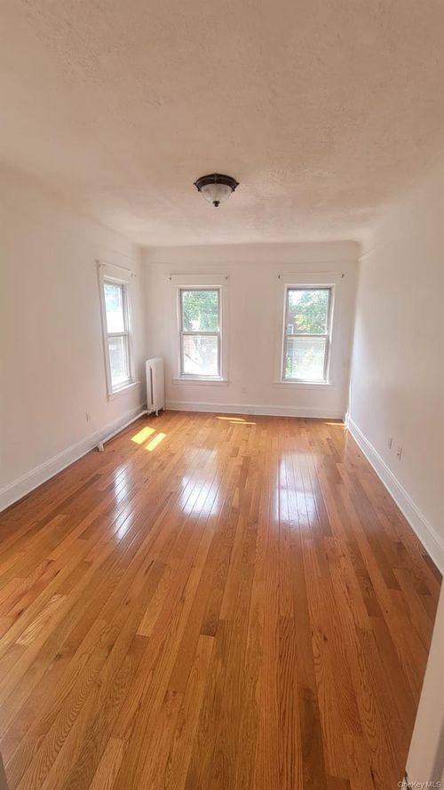apt-2-1630 Mayflower Ave, Bronx, NY, 10461-4878 | Card Image
