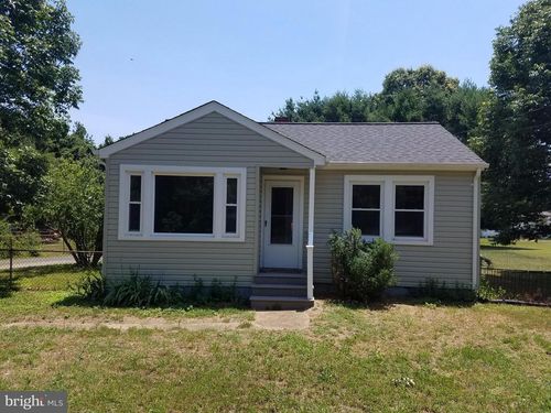 10118 Dahlgren Rd, King George, VA, 22485-3703 | Card Image