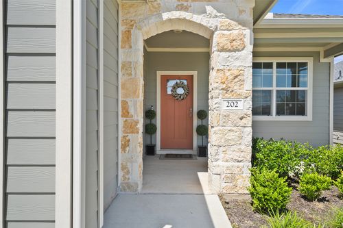 202 Barton Creek Ln, Hutto, TX, 78634-2322 | Card Image