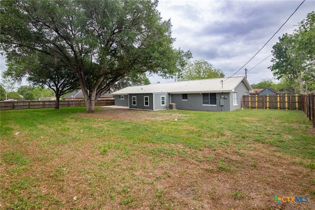 454 W Ward St, House other with 4 bedrooms, 3 bathrooms and null parking in Goliad TX | Image 26
