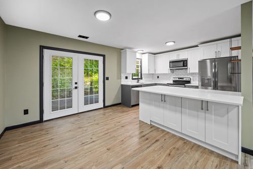 63 Pine Hill Rd, Thomaston, CT, 06787-1905 | Card Image