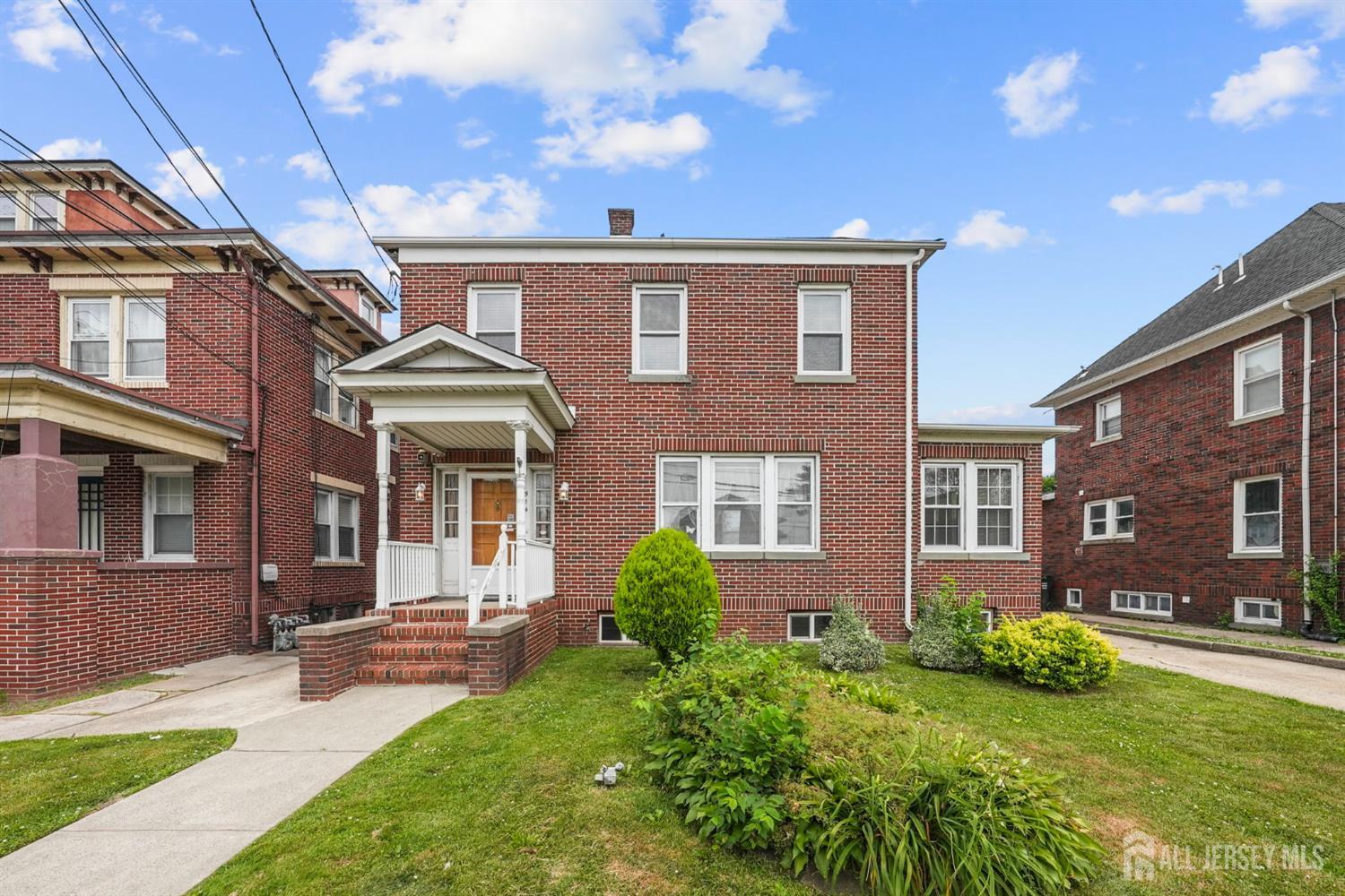 Residential in Woodbridge Proper