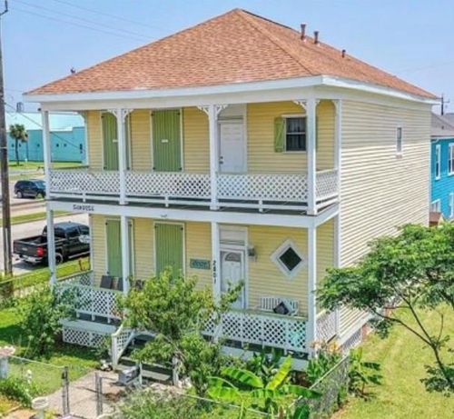 2801 Avenue Q 1/2, Galveston, TX, 77550 | Card Image