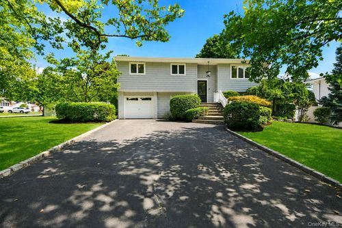 6 Oatley Pl, Commack, NY, 11725-1408 | Card Image