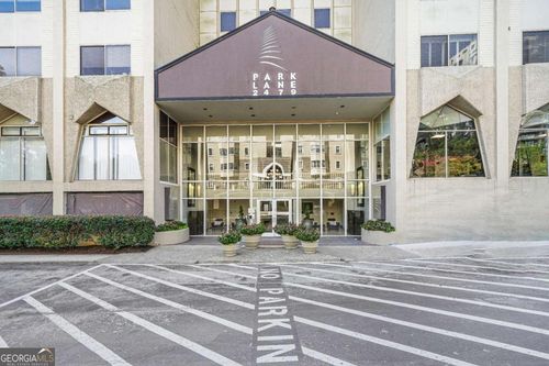 2479 Peachtree Rd Ne, Atlanta, GA, 30305-4121 | Card Image