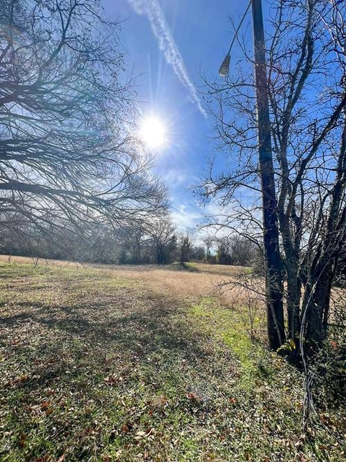 203 Sw 4th St, Hubbard, TX, 76648-2638 | Card Image