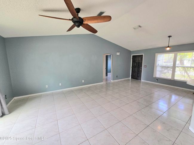 Large, open floorplan | Image 5
