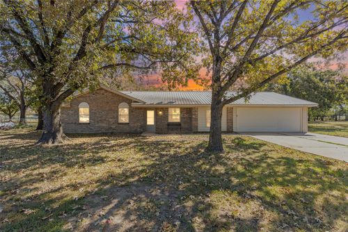 511 S Mill St, Cumby, TX, 75433-2905 | Card Image