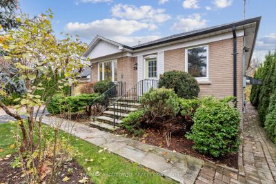 74 Kingswood Rd, House other with 3 bedrooms, 2 bathrooms and 3 parking in Oakville ON | Image 1